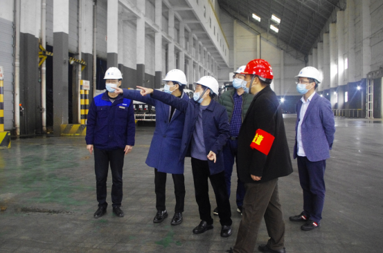 20211214集團(tuán)董事長彭上升到市環(huán)境產(chǎn)業(yè)再生公司檢查危險生活垃圾處置及疫情防控工作189.png